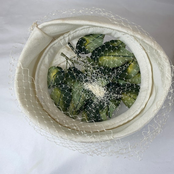 White Birdcage Bridal Hat Small Wedding Veil Rose… - image 7