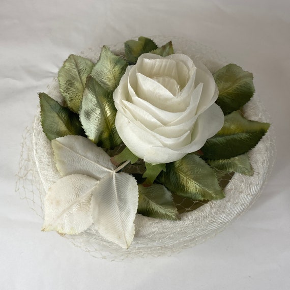 White Birdcage Bridal Hat Small Wedding Veil Rose… - image 8