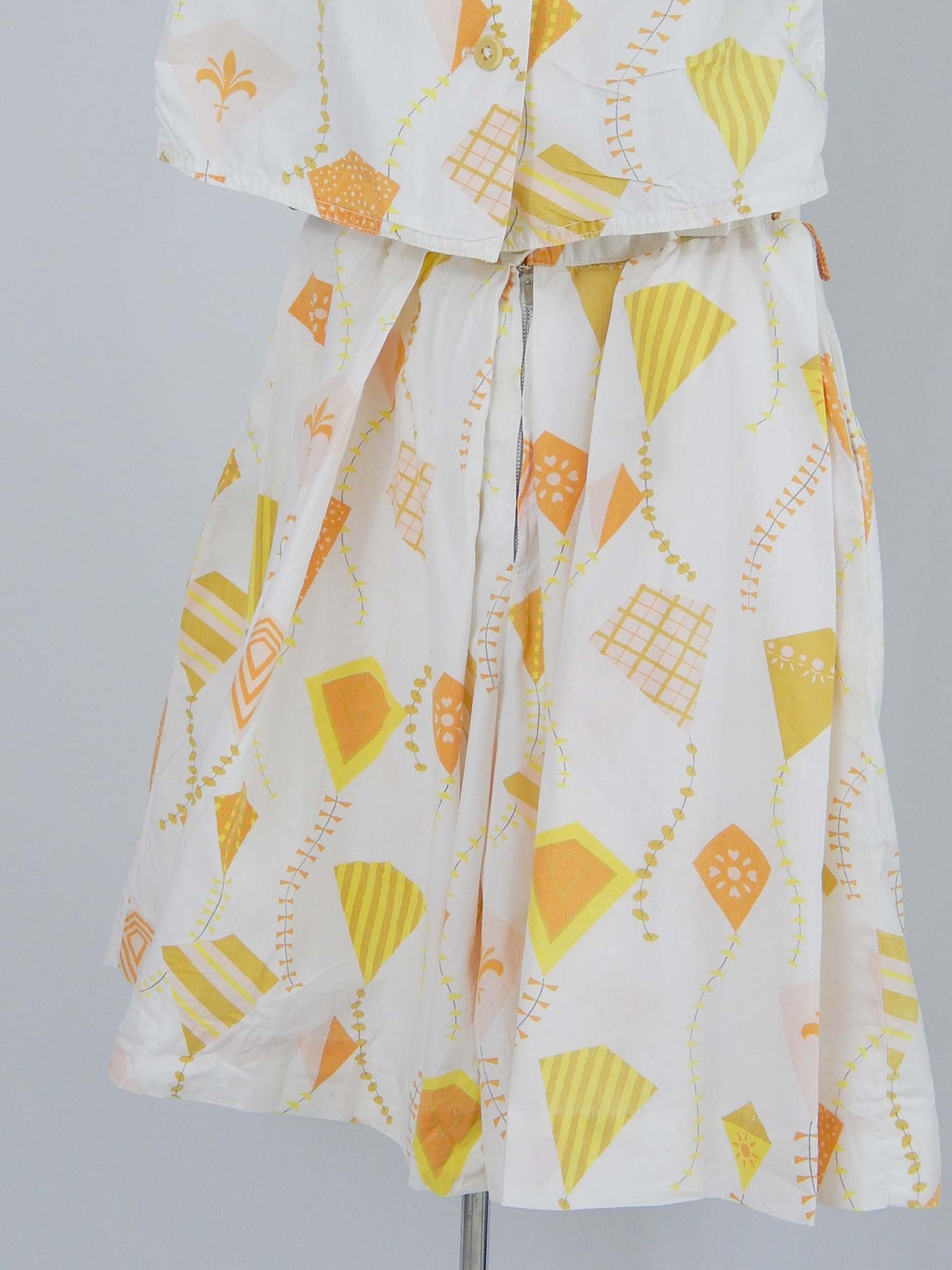 SUE SARTOR Flounce Shorty | Sky/Kiwi Ikat
