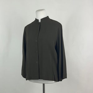 Veste vert olive petit col Nehru col montant Eileen Fisher Y2K gris manches 3/4 minimaliste image 2