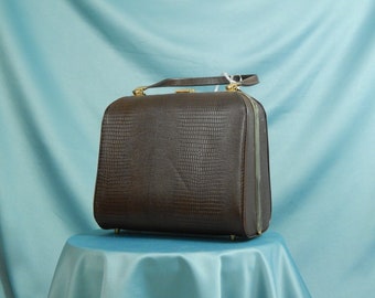 Borsa a scatola in finta lucertola marrone anni '60: borsa a mano con manico superiore e finiture dorate