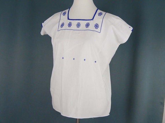 Blue White Embroidered Peasant Blouse OSFM One Siz