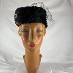 Black Pheasant Feathered Pillbox Medium Hat White Rust Speckled Women&#39;s Hat Veil AS IS