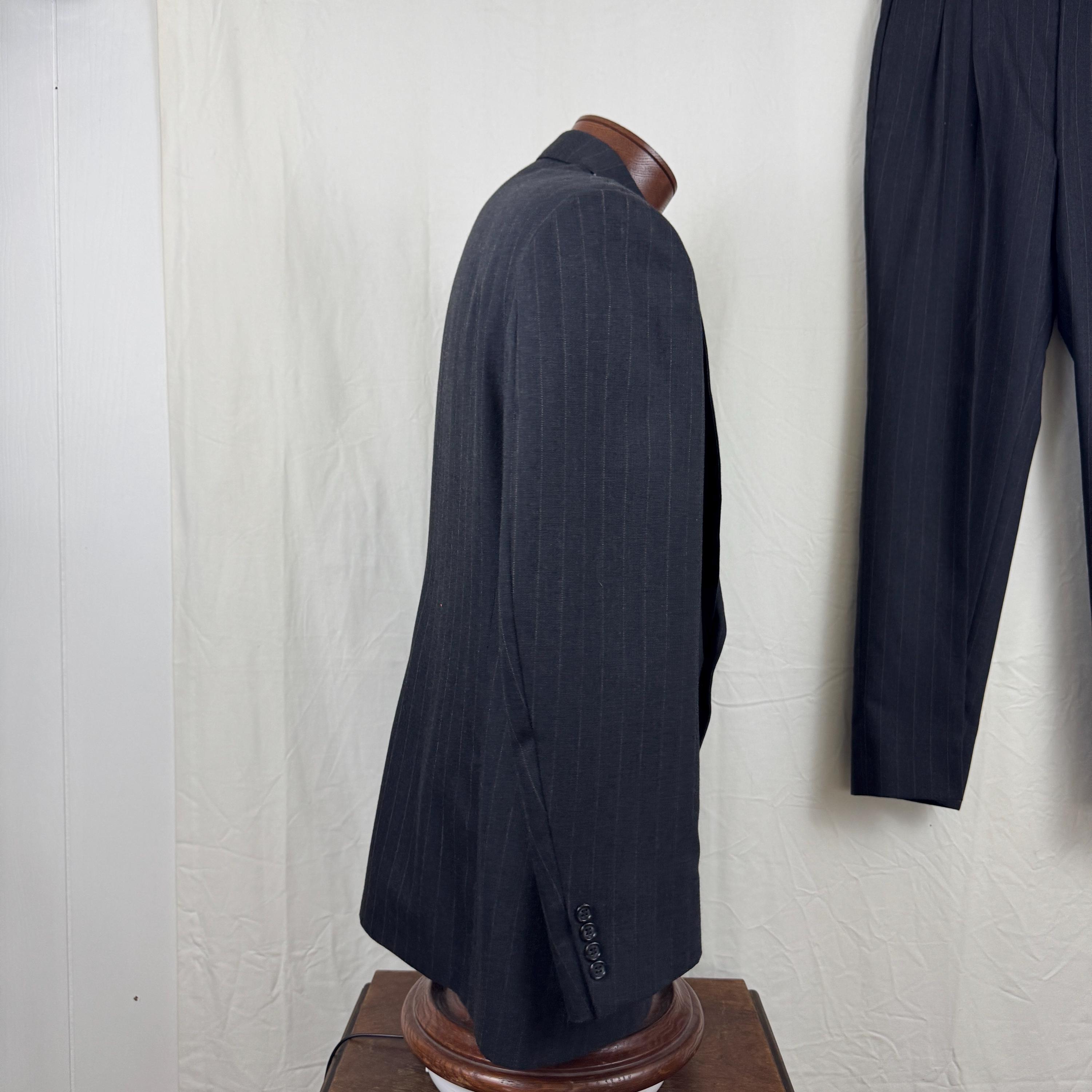 Costume Homme Odermark Gris à Rayures Fines Bleues - Taille 44 (Poitrine) Avec Deux Paires De Pantalons - Occasion Très Bon État