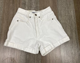 White Mom Jeans Shorts Girls Medium Women’s XCS 3 Short Shorts High Waist 23” Waist 90's Nineties Yoyo Jeans