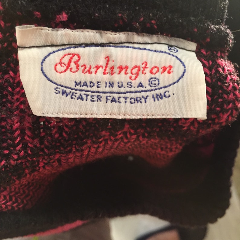 Vintage Burlington Sweater Factory 90s Nineties Pink and Black Geometric Zig Zag Abstract Pullover Sweater Medium M Made in USA