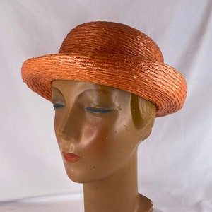 Orange Sixties Mod Bowler Hat Small Women&#39;s Raffia Straw Woven Cellophane 60&#39;s Bow Accent 21 Inch Band