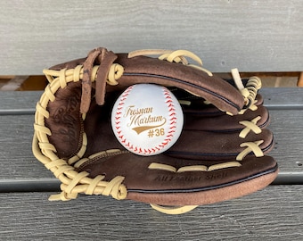 Laser-gravierter Baseball von Rawlings: Personalisiertes Baseball Geschenk