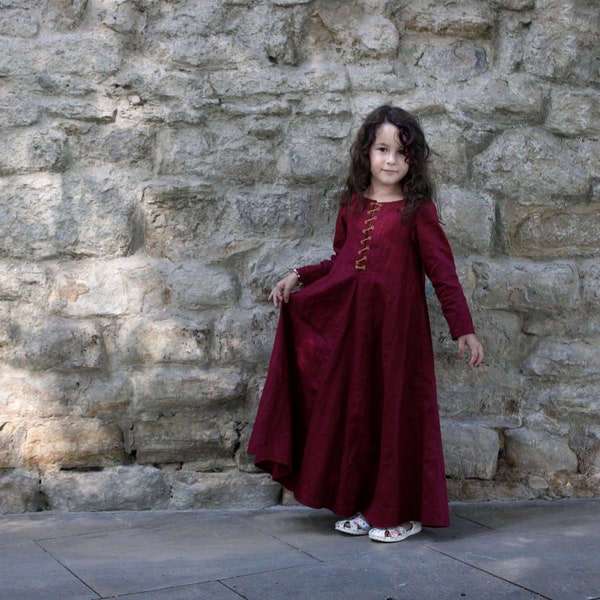 15th century kirtle, late medieval Cotehardie Dress, 14th Century Handcrafted Red Linen Garment for Reenactment, LARP, Faeries and more