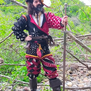 Landsknecht slashed pants made of wool and linen, suitable for German renaissance reenactment, and Warhammer LARP, lansquenet black and red