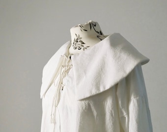 Musketeer&#39;s shirt, linen white shirt with wide collar for 17th century historical reenactment and LARP, loose-fitting shirt for pirate