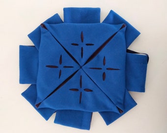 Landsknecht tellerbarett, woollen blue and black barett for lansquenet, 16th century hat for LARP, medieval fairs and historical reenactment