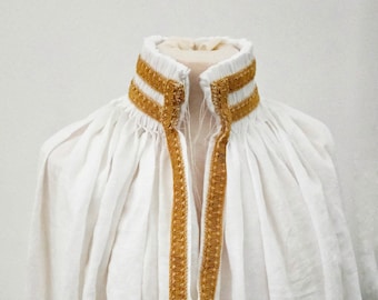 Landsknecht shirt, wide German renaissance hemd for historical recreation and larp made of linen with ruffled collar and sleeves.