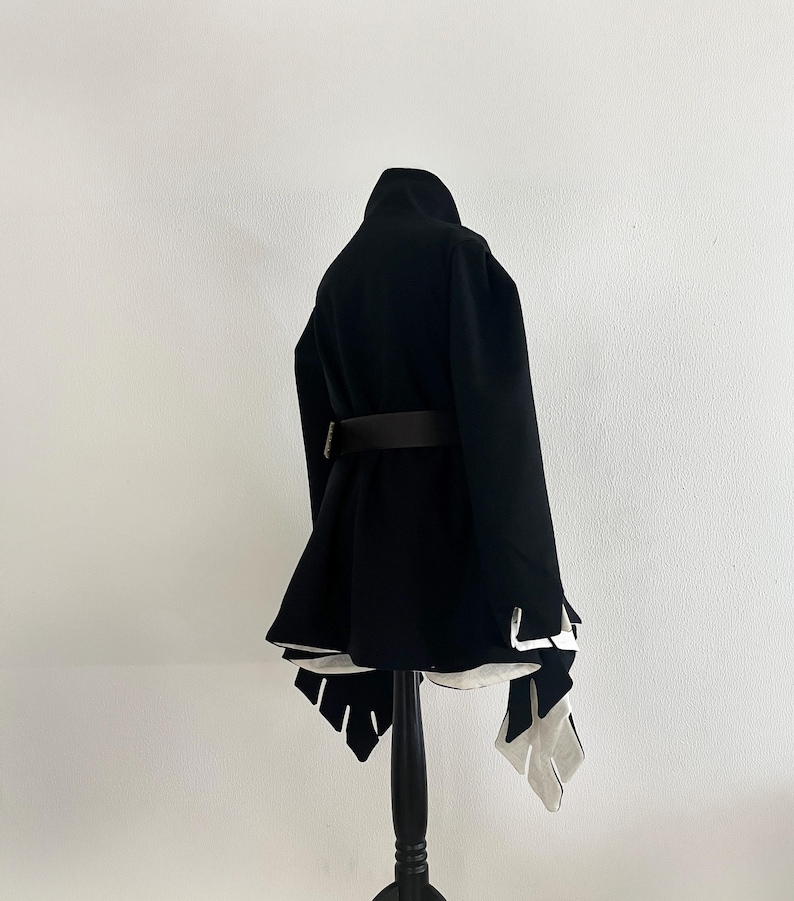 Houppelande for historical reenactment noble costume, Medieval men’s robe in black wool with wide sleeves, 14th 15th century mens costume image 6