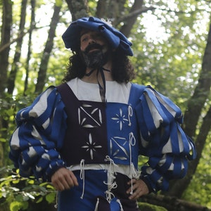 Landsknecht wams. Lansquenet doublet for historical reenactment and LARP. Handmade slashed woollen and linen doublet.