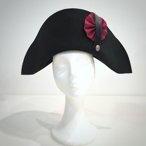 ナポレオンの二角帽子、19 世紀の摂政時代の黒いウールの軍服帽子