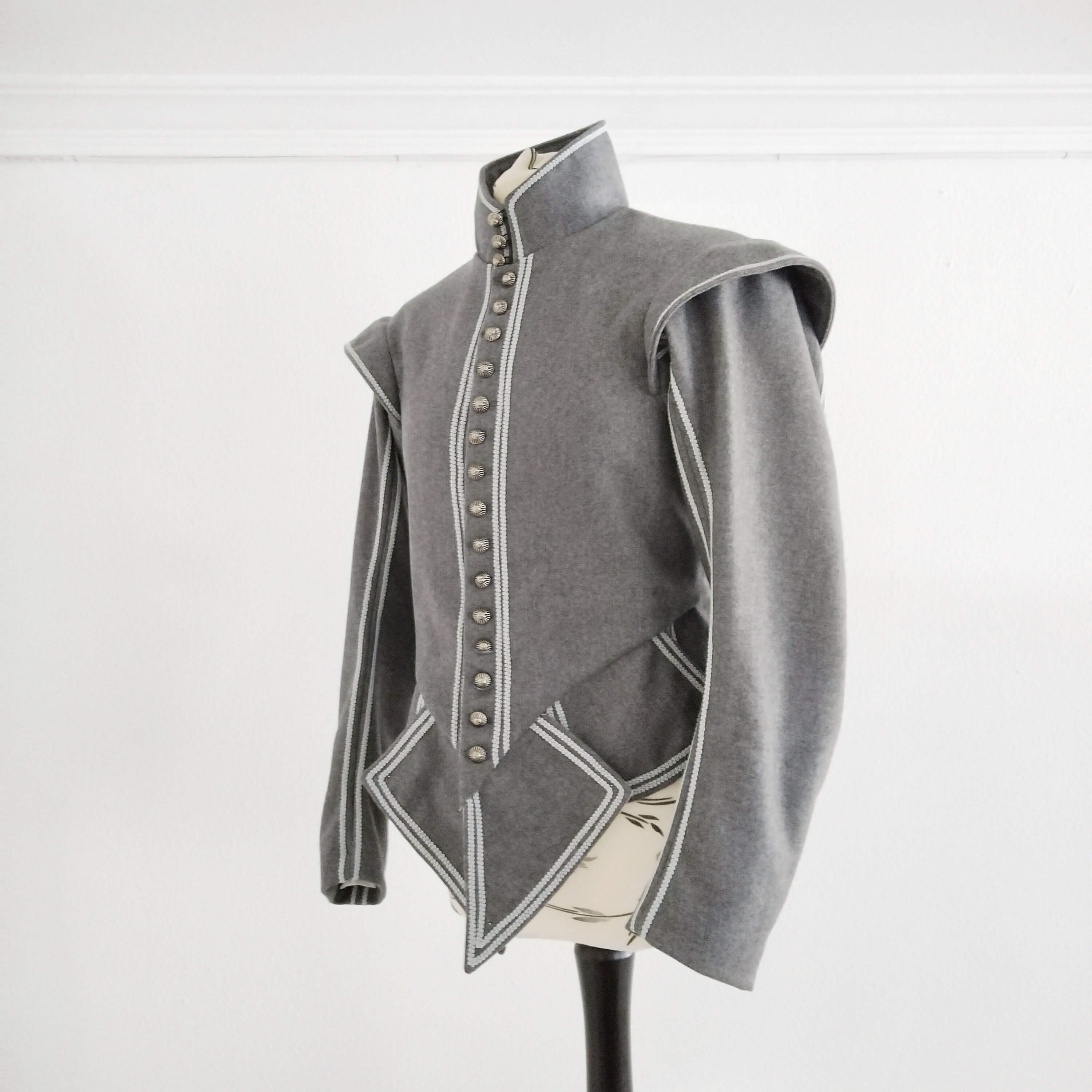 Renaissance wool jacket, gray close-fitting doublet late 16th/early 17th century, costume for larp ren fair and historical reenactment