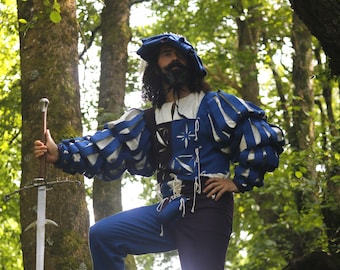 Full landsknecht costume for historical reenactment of the German renaissance, costume consisting of doublet, shirt, hose and barett.