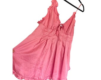Vestido camisero pequeño de seda rosa estilo babydoll de Victoria's Secret, estilo vintage de los 90, con volantes, estilo Y2K.
