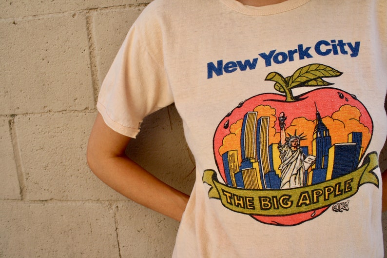 70s New York City Big Apple Tee // vintage boho shirt t-shirt t dress hippie hippy cotton soft thin NYC // S Small