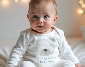 Traje personalizado para la primera Navidad de tu bebé: Body de oso polar