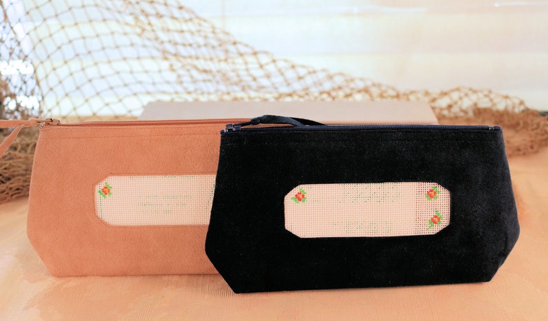 Inc New DIY Vintage Silver Needle Complete wyarn and Instructions Micro Suede Small Clutch Floral Design Needlepoint Kit