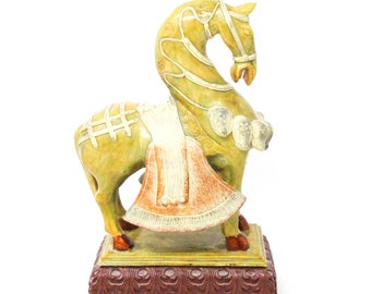 中国彫刻の緑色の石の馬の彫刻像 - Etsy 日本