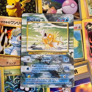 O - G - M A G I K A R P - jeu de base de cartes Pokémon Magikarp 35/102 authentique Original peint de qualité extension d'art personnalisée