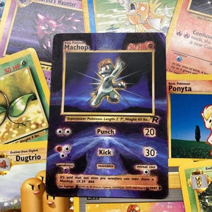 R O C K E T - M A C H O P - jeu de roquettes Machop 59/82 carte Pokémon authentique Original peint de qualité extension d'art personnalisée