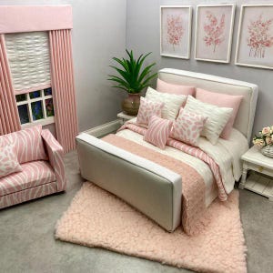 Handmade miniature 1:12 scale dolls house 10 piece white  bedding set linen for a double  bed pink and white