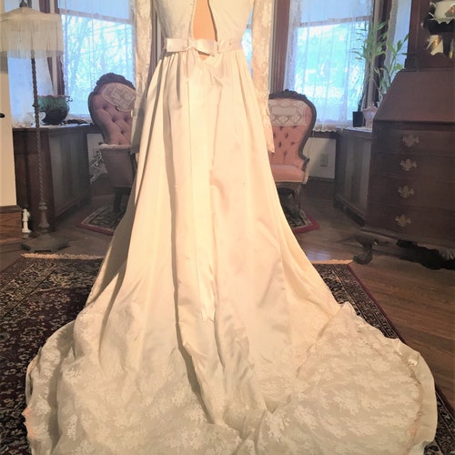 Vintage Wedding Gown 1970's XS shops Long Sleeve
