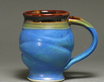 Blue round-bellied mug