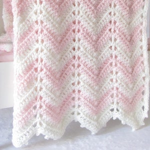 Crochet Baby Blanket Pattern Chevron #55 to make an attractive crochet blanket with popular chevron design perfect for baby boys or girls.
