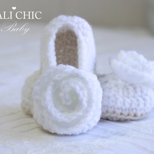 Crochet booties floral and scroll pattern baby accessories baby pattern crib shoes christening shoes crochet pattern thread crochet