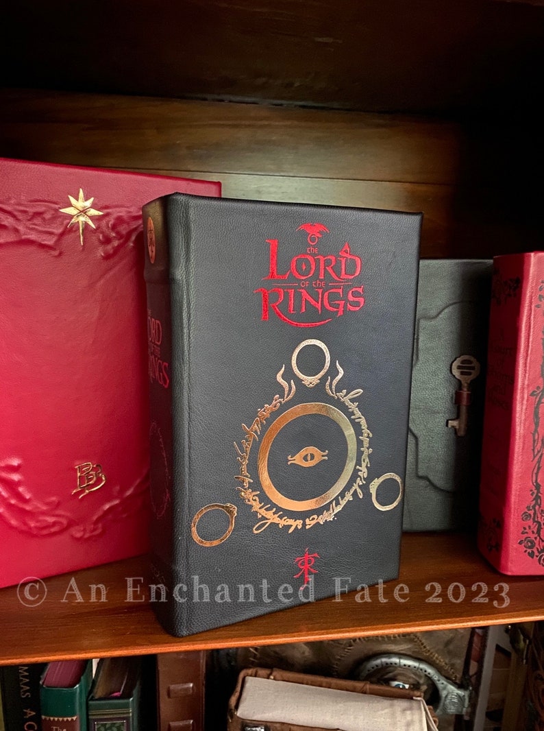 NEW The Lord of the Rings-Leatherbound Book-with illustrations and Maps and sprayed edges-LOTR image 3