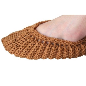 Comfy Crochet Slippers DIY for Chilly Nights at Home image 4