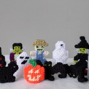 Cute Halloween Haunted House Dollhouse Plastic Canvas PDF PATTERN image 2