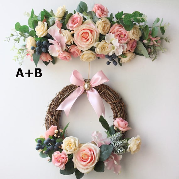 Plcnn Corona di rose artificiale da 45 cm, corona di eucalipto per porta d'ingresso, casa, giardino, finestra, decorazione