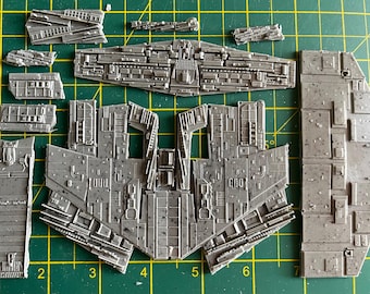 Sci-Fi-Greeblies aus Resin. Schiffsoberflächenkomponenten x10 (kleinerer Maßstab)