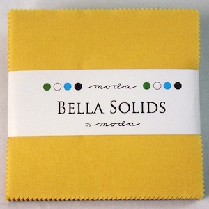 BELLA SOLIDS Charm Pack in 30s Colors - (42) 5&quot; x 5&quot; Squares - Vibrant Cotton Quilt Fabric Precuts - Moda Fabrics - 9900PP-23 (W2741)