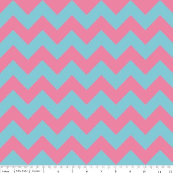100/% Cotton quilting craft Fabric Blue Green Yellow Benartex Zigzag Stripe