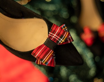 Red Tartan Shoe Clips for Women, Tartan Fabric Bow Shoe Clip, Christmas bow for Womens Pumps, Scottish Plaid Wedding Shoes, Gift for Women