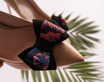 Schwarze Schleifen Schuhclips mit Blumenmuster, Wildlederimitat Stoff Schwarze Schuhclips, Brautschmuck Schuhe, Schuhclips zum Valentinstag