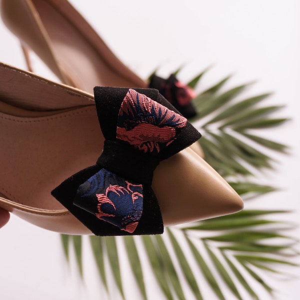 Black Bow Shoe Clips with Floral Print, Faux Suede Fabric Black Shoe Clips, Floral Bridal Heels Shoe Decoration, Shoe Clips Saint Valentine