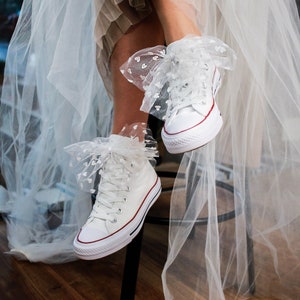 Clips de chaussures darc de tulle de coeur pour la mariée, clips de chaussures de mariée blancs avec tulle, clips de chaussures darc pour laccessoire de baskets de mariée, clips de chaussures de mariée image 1