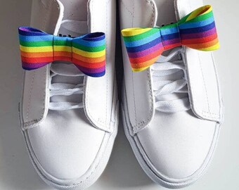 Pinces à chaussures en tissu arc-en-ciel pour femme, pinces à chaussures en tissu rayé coloré, pinces à chaussures de mariage LGBT, pinces pour chaussures à épingles arc-en-ciel Love is love