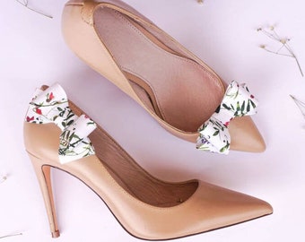 2 pcsFlower Fabric White Shoe Bows, Botanical Print Shoe Clips for Women, Rustic Wedding Shoe Clip with Floral Print, Shoes Clips Bridal