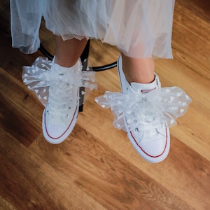 Heart Tulle Bow Shoe Clips for Bride, White Bridal Shoe Clips with Tulle, Bow Shoe Clips for Bridal Sneakers Accesory, Bridal Shoe Clips image 5