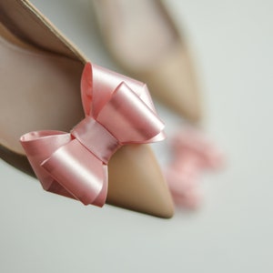 Blush Pink Bow Shoe Clips for Women, Blush Wedding Bridal Shoe Clips, Custom Wedding Shoes, Shoe Clips Wedding, Blush Pink Shoe Bows