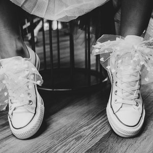 Heart Tulle Bow Shoe Clips for Bride, White Bridal Shoe Clips with Tulle, Bow Shoe Clips for Bridal Sneakers Accesory, Bridal Shoe Clips image 2